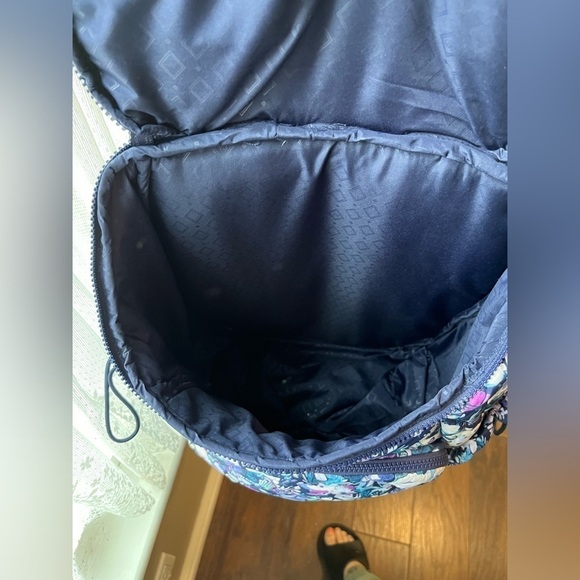 NWT Vera Bradley Featherweight Commuter Backpack ARTIST’S GARDEN PURPLE - Picture 13 of 15